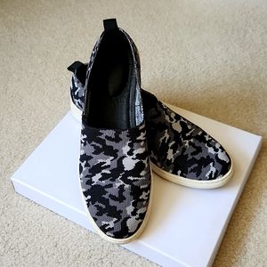 ADAM TUCKER by ME TOO Black Mesh Camo Slip On Shoes